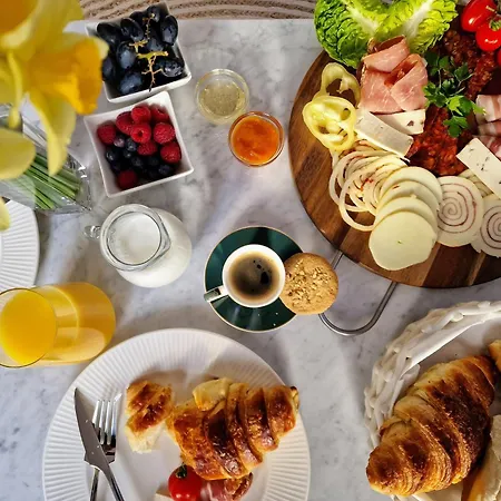 The Secret Garden - 4*