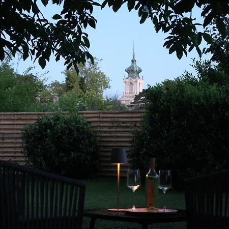 The Secret Garden - Bed & Breakfast