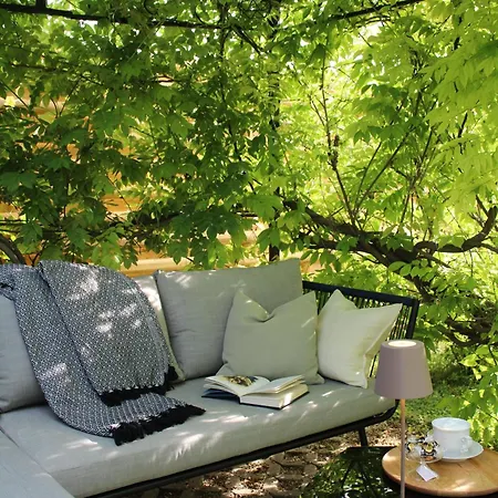The Secret Garden - Bed & Breakfast