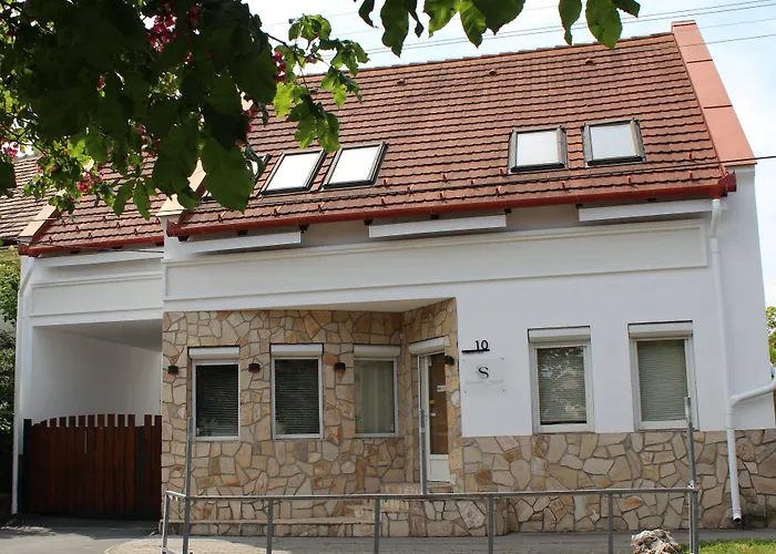 The Secret Garden - Bed & Breakfast Keszthely