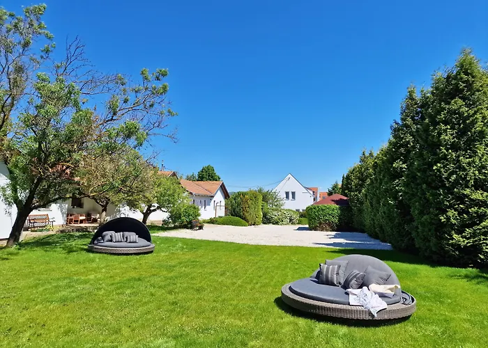 The Secret Garden - Bed & Breakfast Keszthely